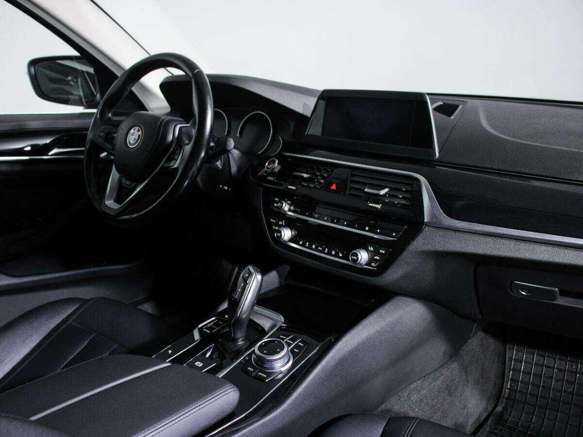 БМВ 5 серии б/у, 2017, Автоматическая. Фото: #7