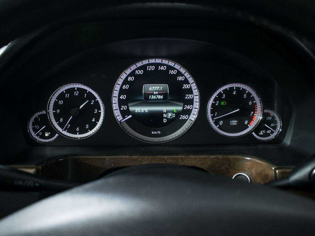 Мерседес-Бенц Е-Класс б/у, 2012, Автоматическая. Фото: #11