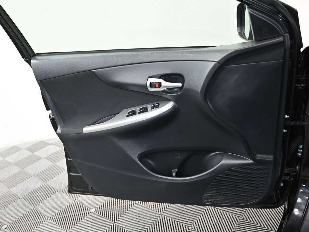 Тойота Королла б/у, 2013, Автоматическая. Фото: #6