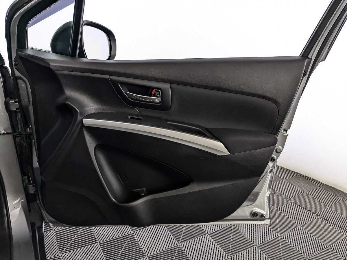 Сузуки С-Икс4 б/у, 2014, Механическая. Фото: #19