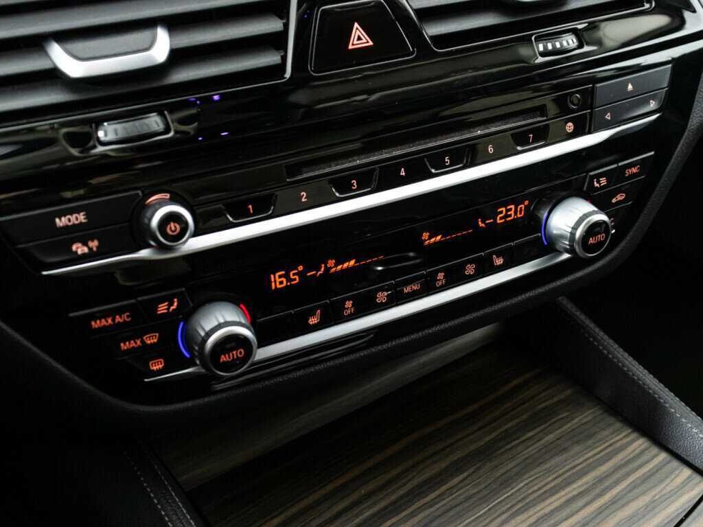 БМВ 5 серии б/у, 2017, Автоматическая. Фото: #20