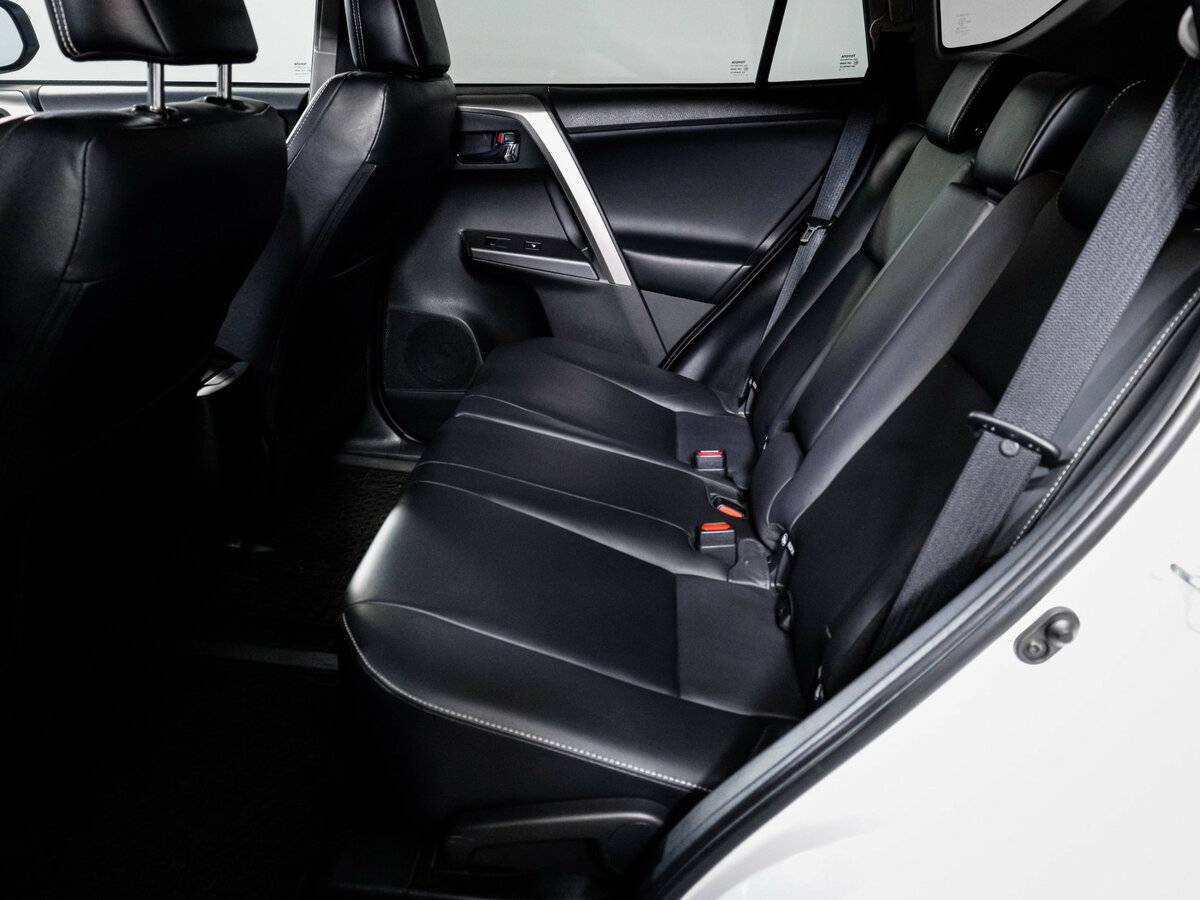 Тойота Рав4 б/у, 2018, Автоматическая. Фото: #9